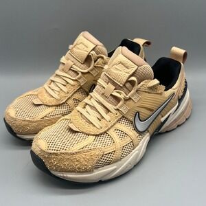 Nike V2K Run in the Sesame Colorway Shoes Womens 9.5 Mesh Suede EUC P-6000